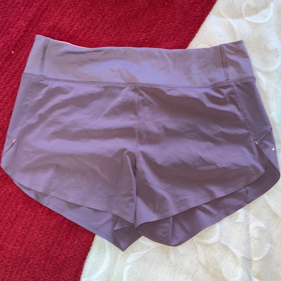 Athleta Pants - Athleta Run With it 3.5” Shorts Mauve Size Medium EUC